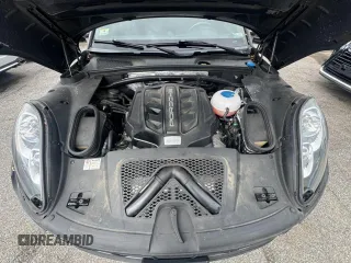 2017 Porsche Macan S z VIN WP1AB2A5XHLB20353, wystawiony jako Copart lot #59118235 z przebiegiem 147 097 mil mil oraz Tytuł czysty. Historia ofert i sprzedaży dostępna na DreamBid. Obrazek 7.