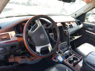2007 Cadillac Escalade EXT with VIN 3GYFK62807G174788, listed as a IAAI auction lot 41932450 with 183,031 mi miles. Bid and sale history available at carsss.com. Image 6.