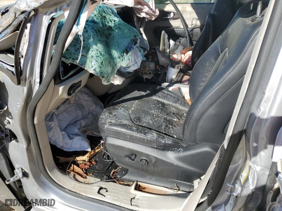 2018 Chrysler Pacifica Touring L with VIN 2C4RC1BGXJR192727, listed as a Copart auction lot 49150055 with 0 mi miles and Non Repairable. Bid and sale history available at carsss.com. Image 7.