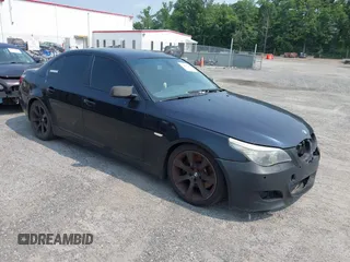 2005 BMW 5 Series 545i z VIN WBANB33585CN66175, wystawiony jako IAAI lot #42435730 z przebiegiem 137 399 mil mil oraz . Historia ofert i sprzedaży dostępna na DreamBid. Obrazek 1.