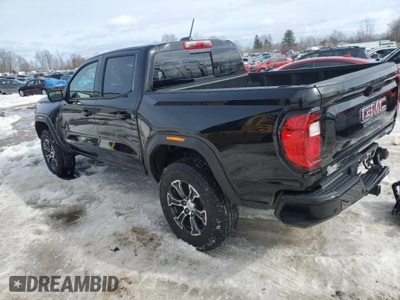 2024 GMC Canyon 4WD AT4 z VIN 1GTP6DEK7R1219298, wystawiony jako Copart lot #46954975 z przebiegiem 5325 mil mil oraz Szkody całkowita. Historia ofert i sprzedaży dostępna na DreamBid. Obrazek 2.