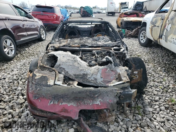 1998 Chevrolet Corvette z VIN 1G1YY32G9W5111612, wystawiony jako Copart lot #52559905 z przebiegiem Nie podano mil oraz Nie do naprawy • Non repairable. Historia ofert i sprzedaży dostępna na DreamBid. Obrazek 5.