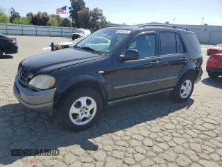 1998 Mercedes-Benz M 320/430/500 z VIN 4JGAB54E9WA012082, wystawiony jako Copart lot #55592125 z przebiegiem 77 350 mil mil oraz Szkoda całkowita • Salvage title. Historia ofert i sprzedaży dostępna na DreamBid. Obrazek 1.