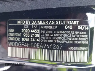 2014 Mercedes-Benz C 250 Sport z VIN WDDGF4HB0EA966267, wystawiony jako IAAI lot #42133802 z przebiegiem 62 494 mil mil oraz . Historia ofert i sprzedaży dostępna na DreamBid. Obrazek 9.