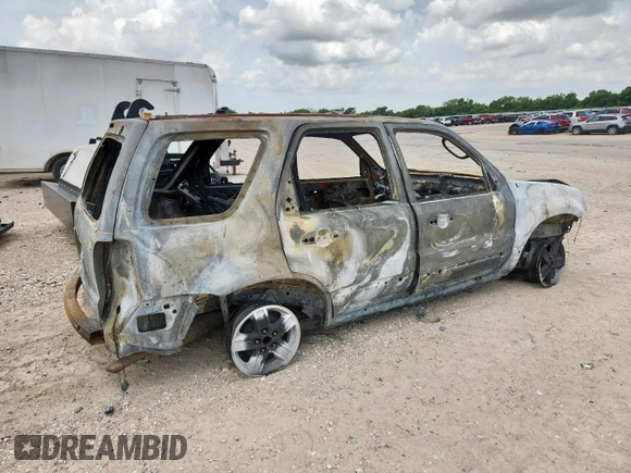 2007 Ford Escape XLS with VIN 1FMYU02Z87KA61514, listed as a Copart auction lot 52394235 with 135,557 mi miles and Non repairable. Bid and sale history available at DreamBid. Image 3.