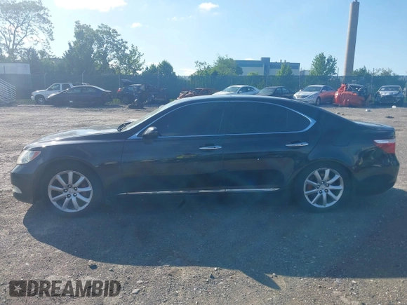 2009 Lexus LS 460 с VIN JTHCL46F895001922, выставлен на аукционе IAAI как лот 42273978 с пробегом Не указан миль и . История ставок и продаж доступна на DreamBid. Изображение 14.