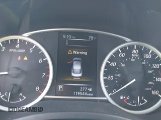 2018 Nissan Sentra SR with VIN 3N1AB7AP9JY267618, listed as a IAAI auction lot 41500867 with 119,544 mi miles and . Bid and sale history available at DreamBid. Image 7.