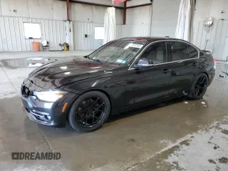 2017 BMW 3 Series 330i xDrive z VIN WBA8D9C54HK894116, wystawiony jako Copart lot #56672265 z przebiegiem 97 062 mil mil oraz Szkoda całkowita • Salvage title. Historia ofert i sprzedaży dostępna na DreamBid. Obrazek 1.