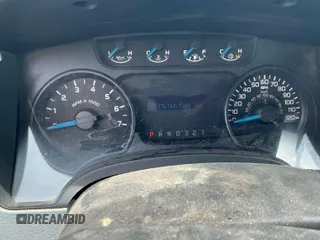 2013 Ford F-150 XL с VIN 1FTFX1CF9DKD85046, выставлен на аукционе IAAI как лот 42303620 с пробегом 176 740 миль миль и . История ставок и продаж доступна на DreamBid. Изображение 1.