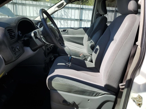 2005 Dodge Caravan SXT with VIN 2D4GP44L55R331470, listed as a Copart auction lot 53113855 with 98,398 mi miles and Salvage title. Bid and sale history available at DreamBid. Image 7.