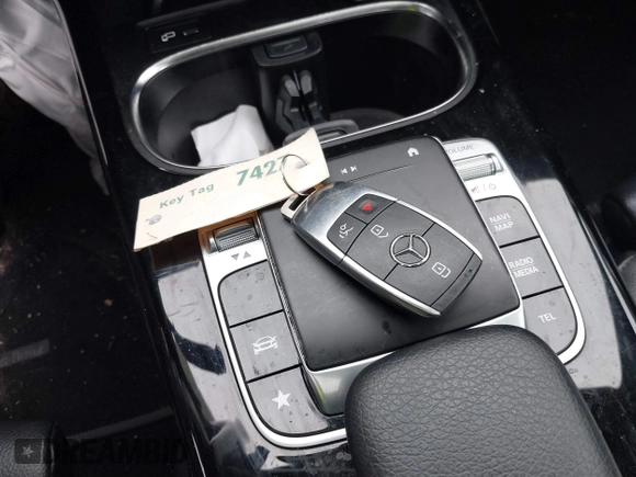 2020 Mercedes-Benz CLA 250 z VIN WDD5J4HB9LN079259, wystawiony jako IAAI lot #41450605 z przebiegiem 51 492 mil mil oraz . Historia ofert i sprzedaży dostępna na DreamBid. Obrazek 11.