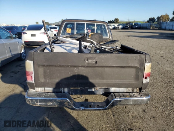1992 Toyota Pickup DLX с VIN JT4VN13D2N5083484, выставлен на аукционе Copart как лот 44200945 с пробегом 271 613 миль миль и Списание • Salvage title. История ставок и продаж доступна на DreamBid. Изображение 6.