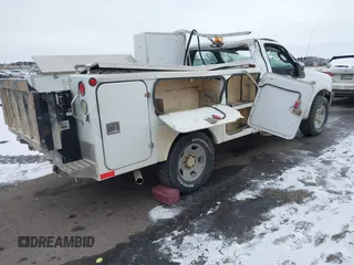 2006 Ford F-350 XL z VIN 1FDSF34506EA60799, wystawiony jako IAAI lot #41407388 z przebiegiem 156 101 mil mil oraz . Historia ofert i sprzedaży dostępna na DreamBid. Obrazek 4.
