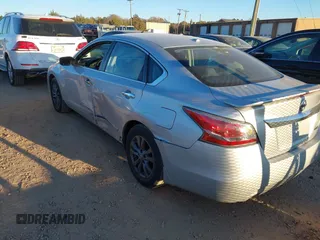 2015 Nissan Altima 2.5 SV with VIN 1N4AL3AP2FC591938, listed as a IAAI auction lot 41023604 with 132,988 mi miles. Bid and sale history available at carsss.com. Image 3.