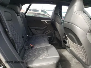 2022 Audi SQ8 Prestige z VIN WA1CWBF11ND019903, wystawiony jako Copart lot #39772444 z przebiegiem Nie podano mil oraz . Historia ofert i sprzedaży dostępna na DreamBid. Obrazek 11.