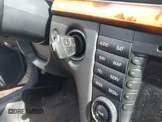 2003 Mercedes-Benz E 500 z VIN WDBUF70J73A332919, wystawiony jako IAAI lot #42477689 z przebiegiem Nie podano mil oraz . Historia ofert i sprzedaży dostępna na DreamBid. Obrazek 11.