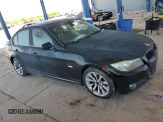 2011 BMW 3 Series 328i z VIN WBAPH5C55BA446506, wystawiony jako Copart lot #64320775 z przebiegiem 176 862 mil mil oraz Czysty tytuł • Clean title. Historia ofert i sprzedaży dostępna na DreamBid. Obrazek 4.