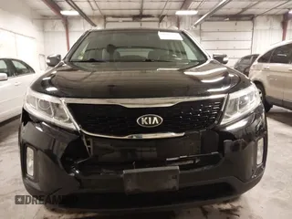2015 Kia Sorento LX with VIN 5XYKTCA66FG573928, listed as a IAAI auction lot 42017586 with 174,939 mi miles. Bid and sale history available at carsss.com. Image 12.