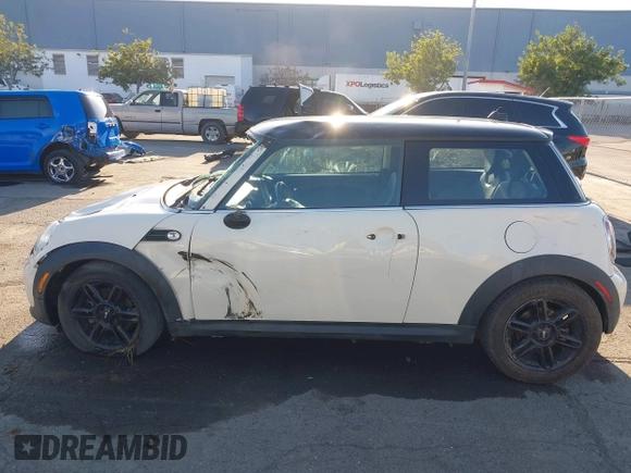 2013 MINI Hardtop with VIN WMWSU3C59DT686286, listed as a IAAI auction lot 41445969 with 85,214 mi miles and . Bid and sale history available at DreamBid. Image 14.