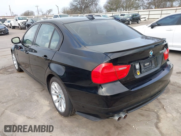 2011 BMW 3 Series 328i xDrive with VIN WBAPK5G50BNN24565, listed as a IAAI auction lot 41696511 with 112,008 mi miles. Bid and sale history available at carsss.com. Image 3.