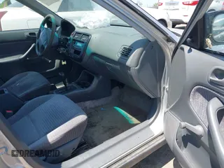 2000 Honda Civic VP with VIN 2HGEJ6610YH505518, listed as a IAAI auction lot 42181742 with 174,836 mi miles. Bid and sale history available at carsss.com. Image 5.