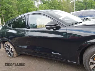 2021 Ford Mustang Mach-E Premium с VIN 3FMTK3SU7MMA58565, выставлен на аукционе IAAI как лот 42236883 с пробегом 81 463 миль миль и . История ставок и продаж доступна на DreamBid. Изображение 13.