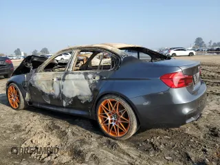 2017 BMW M3 z VIN WBS8M9C31H5G85850, wystawiony jako Copart lot #83784404 z przebiegiem Nie podano mil oraz Nie do naprawy • Non repairable. Historia ofert i sprzedaży dostępna na DreamBid. Obrazek 2.