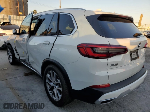 2020 BMW X5 sDrive40i with VIN 5UXCR4C03L9B14243, listed as a Copart auction lot 38179513 with 0 mi miles. Bid and sale history available at carsss.com. Image 2.