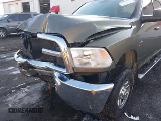 2015 Ram 2500 Tradesman с VIN 3C6UR5HL3FG629072, выставлен на аукционе IAAI как лот 41296490 с пробегом 211 318 миль миль и . История ставок и продаж доступна на DreamBid. Изображение 6.