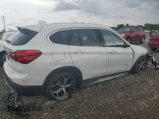2017 BMW X1 xDrive28i z VIN WBXHT3C37H5F74312, wystawiony jako Copart lot #57479785 z przebiegiem Nie podano mil oraz Czysty tytuł • Clean title. Historia ofert i sprzedaży dostępna na DreamBid. Obrazek 3.