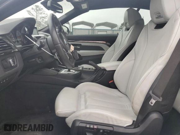 2015 BMW M4 z VIN WBS3U9C5XFP968001, wystawiony jako Copart lot #85566764 z przebiegiem 26 927 mil mil oraz Szkoda całkowita • Salvage title. Historia ofert i sprzedaży dostępna na DreamBid. Obrazek 7.