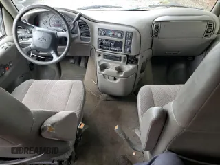 2002 Chevrolet Astro with VIN 1GNDM19X02B110895, listed as a Copart auction lot 70704784 with 176,736 mi miles and Salvage Title. Bid and sale history available at carsss.com. Image 8.
