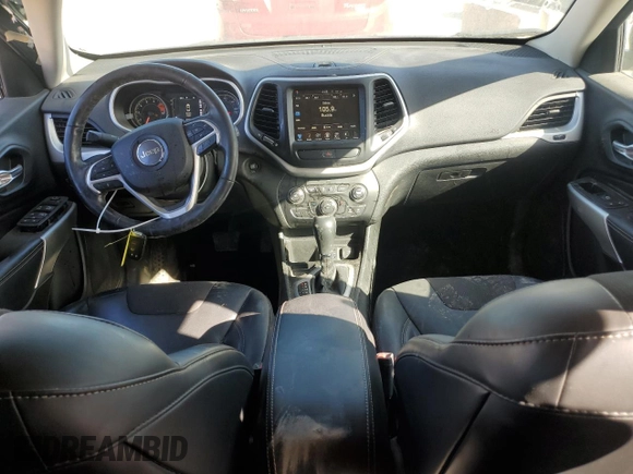 2018 Jeep Cherokee Latitude Plus with VIN 1C4PJLLX0JD584108, listed as a Copart auction lot 47093205 with 62,208 mi miles and Salvage Title. Bid and sale history available at carsss.com. Image 8.