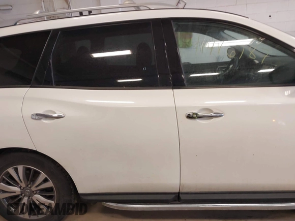 2019 Nissan Pathfinder S с VIN 5N1DR2MM3KC641608, выставлен на аукционе IAAI как лот 41446787 с пробегом 55 101 миль миль и . История ставок и продаж доступна на DreamBid. Изображение 13.
