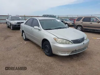 2005 Toyota Camry LE with VIN 4T1BE30K05U015087, listed as a IAAI auction lot 40386639 with 137,568 mi miles and . Bid and sale history available at DreamBid. Image 1.