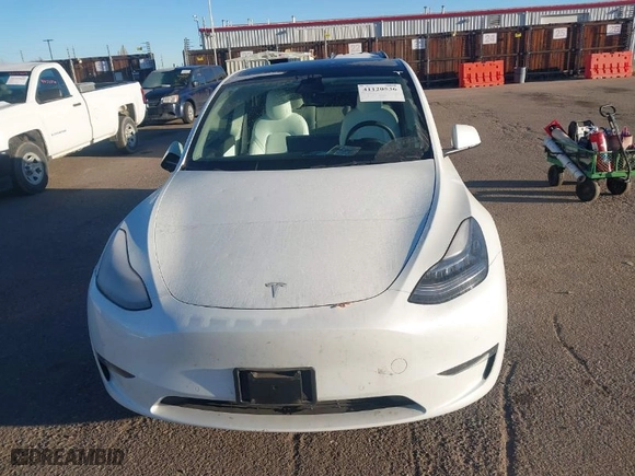 2022 Tesla Model Y Long Range with VIN 7SAYGDEE5NF458073, listed as a IAAI auction lot 41120536 with 35,118 mi miles. Bid and sale history available at carsss.com. Image 12.