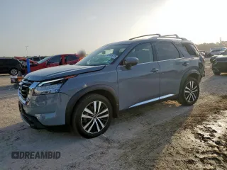 2024 Nissan Pathfinder Platinum z VIN 5N1DR3DJ6RC237403, wystawiony jako Copart lot #61616115 z przebiegiem 10 248 mil mil oraz Szkoda całkowita • Salvage title. Historia ofert i sprzedaży dostępna na DreamBid. Obrazek 1.
