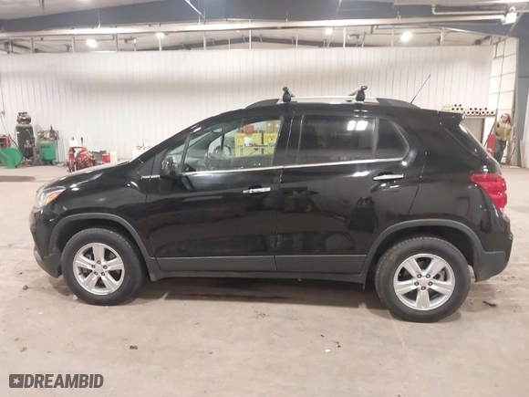 2019 Chevrolet Trax LT with VIN KL7CJPSB8KB762188, listed as a IAAI auction lot 41500880 with 67,970 mi miles. Bid and sale history available at carsss.com. Image 14.