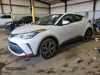 2022 Toyota C-HR XLE z VIN NMTKHMBX3NR146382, wystawiony jako Copart lot #55765105 z przebiegiem 32 052 mil mil oraz Szkoda całkowita • Salvage title. Historia ofert i sprzedaży dostępna na DreamBid. Obrazek 1.