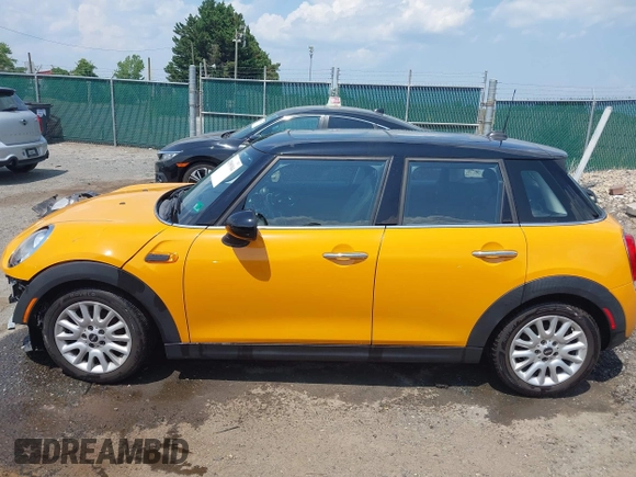 2016 MINI Hardtop 4 Door z VIN WMWXU1C53G2D08424, wystawiony jako IAAI lot #42509304 z przebiegiem 97 729 mil mil oraz . Historia ofert i sprzedaży dostępna na DreamBid. Obrazek 15.