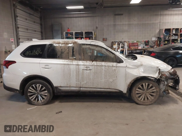 2020 Mitsubishi Outlander ES with VIN JA4AD2A38LZ017751, listed as a IAAI auction lot 41861606 with 116,669 mi miles. Bid and sale history available at carsss.com. Image 13.