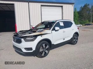 2020 Volvo XC40 Momentum with VIN YV4162UK1L2262562, listed as a IAAI auction lot 41437307 with Not Provided miles and . Bid and sale history available at DreamBid. Image 2.