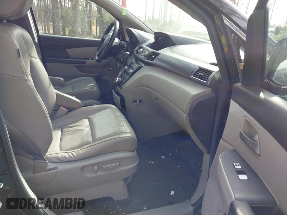2013 Honda Odyssey Touring with VIN 5FNRL5H96DB003796, listed as a IAAI auction lot 41828376 with 6,308 mi miles and . Bid and sale history available at carsss.com. Image 5.