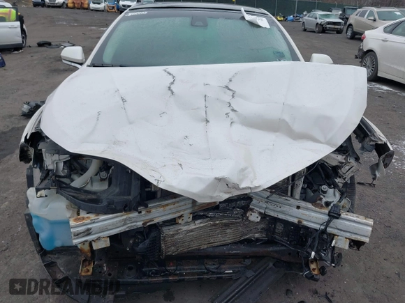 2014 Lincoln MKZ with VIN 3LN6L2J99ER819229, listed as a IAAI auction lot 41005075 with Not Provided miles. Bid and sale history available at carsss.com. Image 12.