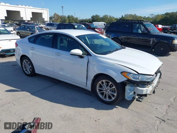 2019 Ford Fusion SE with VIN 3FA6P0H76KR261861, listed as a IAAI auction lot 41031650 with 132,040 mi miles. Bid and sale history available at carsss.com. Image 1.
