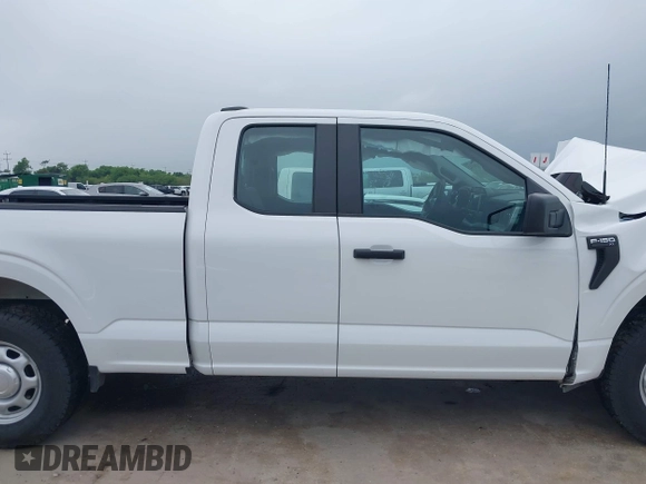 2022 Ford F-150 XL z VIN 1FTEX1CB1NKD70793, wystawiony jako IAAI lot #42189042 z przebiegiem 12 339 mil mil oraz . Historia ofert i sprzedaży dostępna na DreamBid. Obrazek 14.