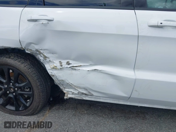 2020 Jeep Grand Cherokee Laredo E z VIN 1C4RJFAG8LC421003, wystawiony jako IAAI lot #42261449 z przebiegiem 36 224 mil mil oraz . Historia ofert i sprzedaży dostępna na DreamBid. Obrazek 6.