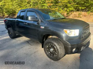 2010 Toyota Tundra 4WD Truck with VIN 5TFUY5F14AX106337, listed as a Copart auction lot 75692084 with 106,050 mi miles and Clean Title. Bid and sale history available at carsss.com. Image 1.