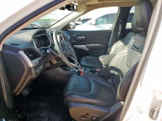 2017 Jeep Cherokee Trailhawk с VIN 1C4PJMBS6HW620751, выставлен на аукционе Copart как лот 57408255 с пробегом 61 330 миль миль и Списание • Salvage title. История ставок и продаж доступна на DreamBid. Изображение 7.