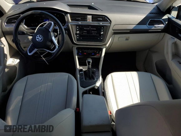 2022 Volkswagen Tiguan SE with VIN 3VV3B7AX2NM066793, listed as a Copart auction lot 63607975 with 10,101 mi miles and Salvage title. Bid and sale history available at DreamBid. Image 8.